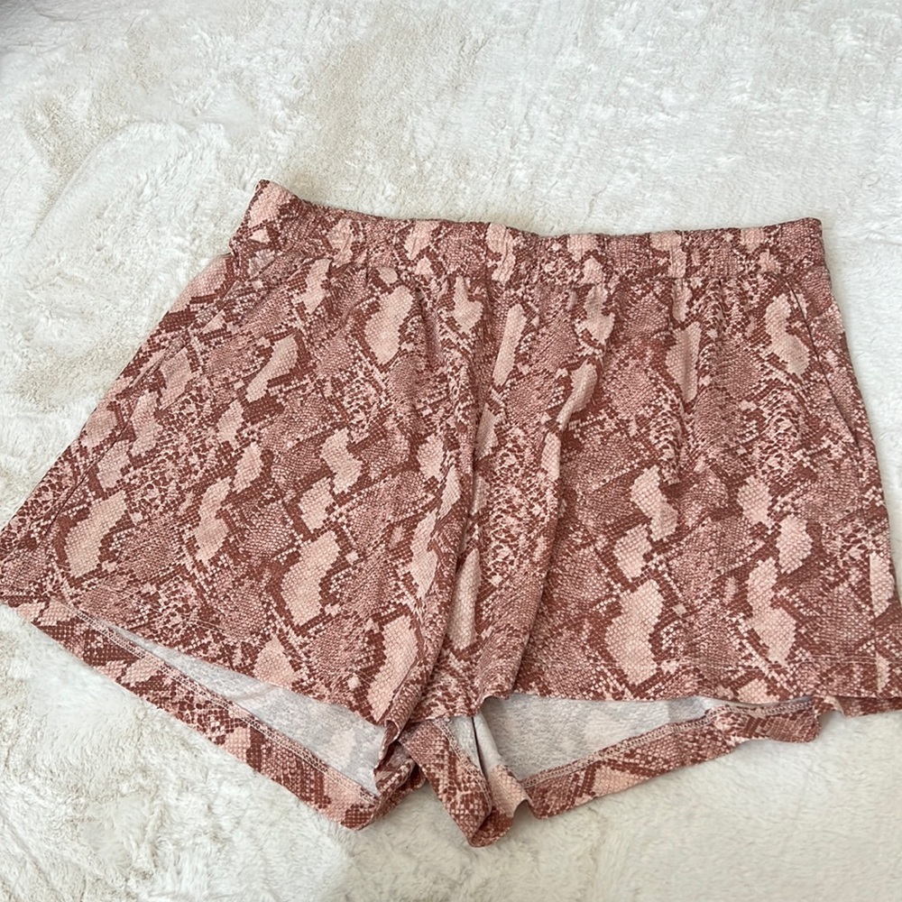 Reptile Print Stretch Shorts